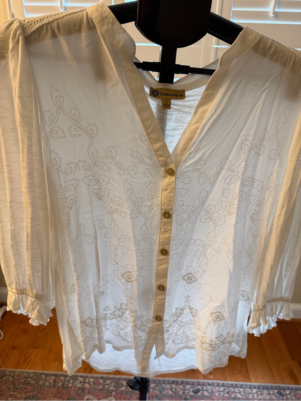 Democracy White Embroidered Button Front Blouse